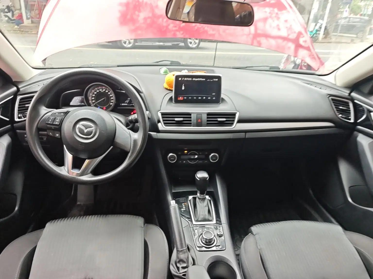 Mazda 3 Axela 2014 Sedan 1.5L Automatic Luxury Model — миниатюра 10