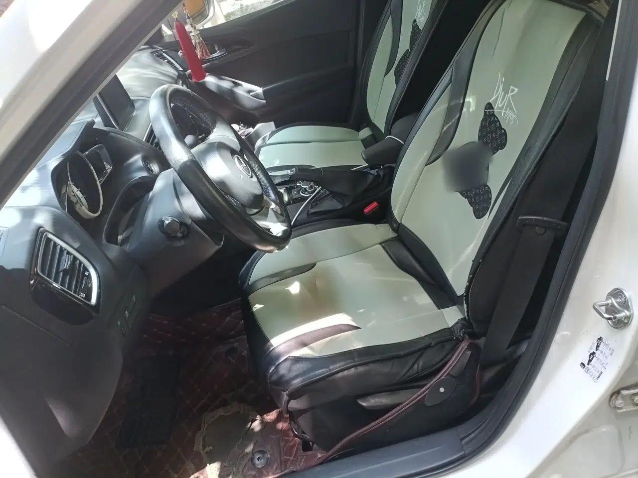 Mazda 3 Axela 2014 Sedan 1.5L Automatic Luxury Model — миниатюра 16