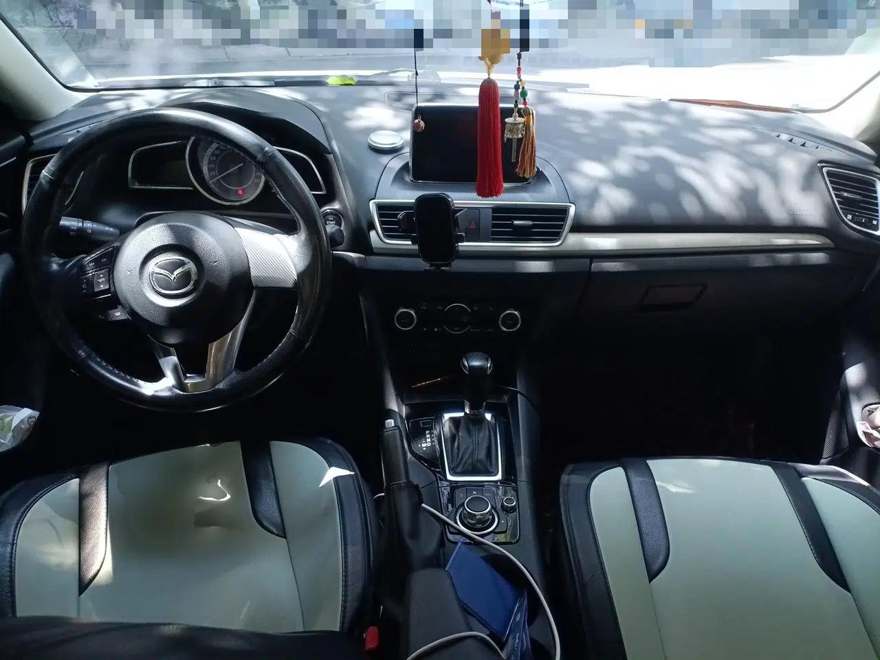 Mazda 3 Axela 2014 Sedan 1.5L Automatic Luxury Model — миниатюра 10