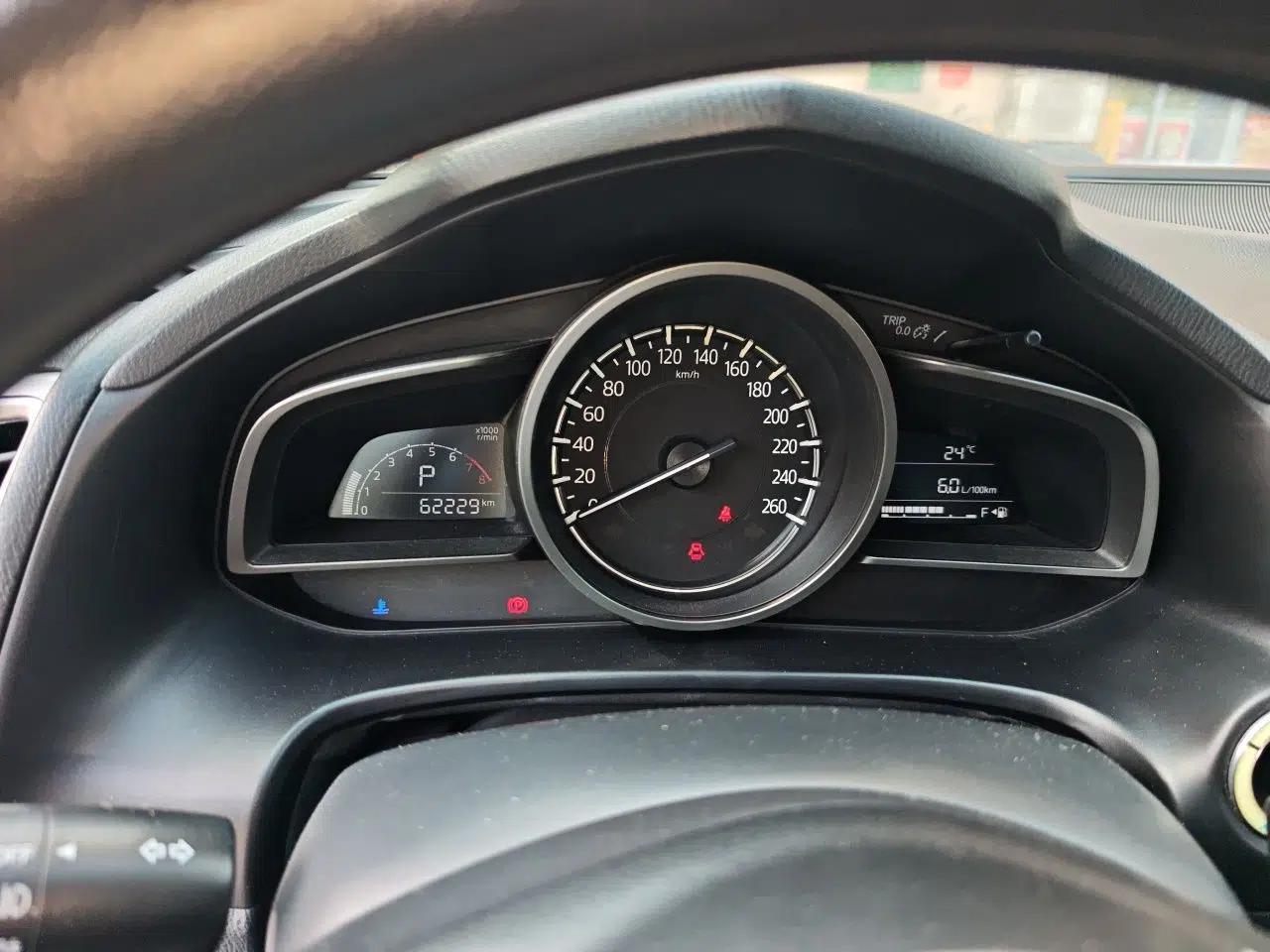 Mazda 3 Axela 2017 Sedan 1.5L Automatic Luxury Model Emission Standard China V — миниатюра 12