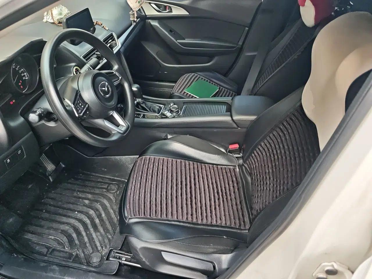 Mazda 3 Axela 2017 Sedan 1.5L Automatic Luxury Model Emission Standard China V — миниатюра 16