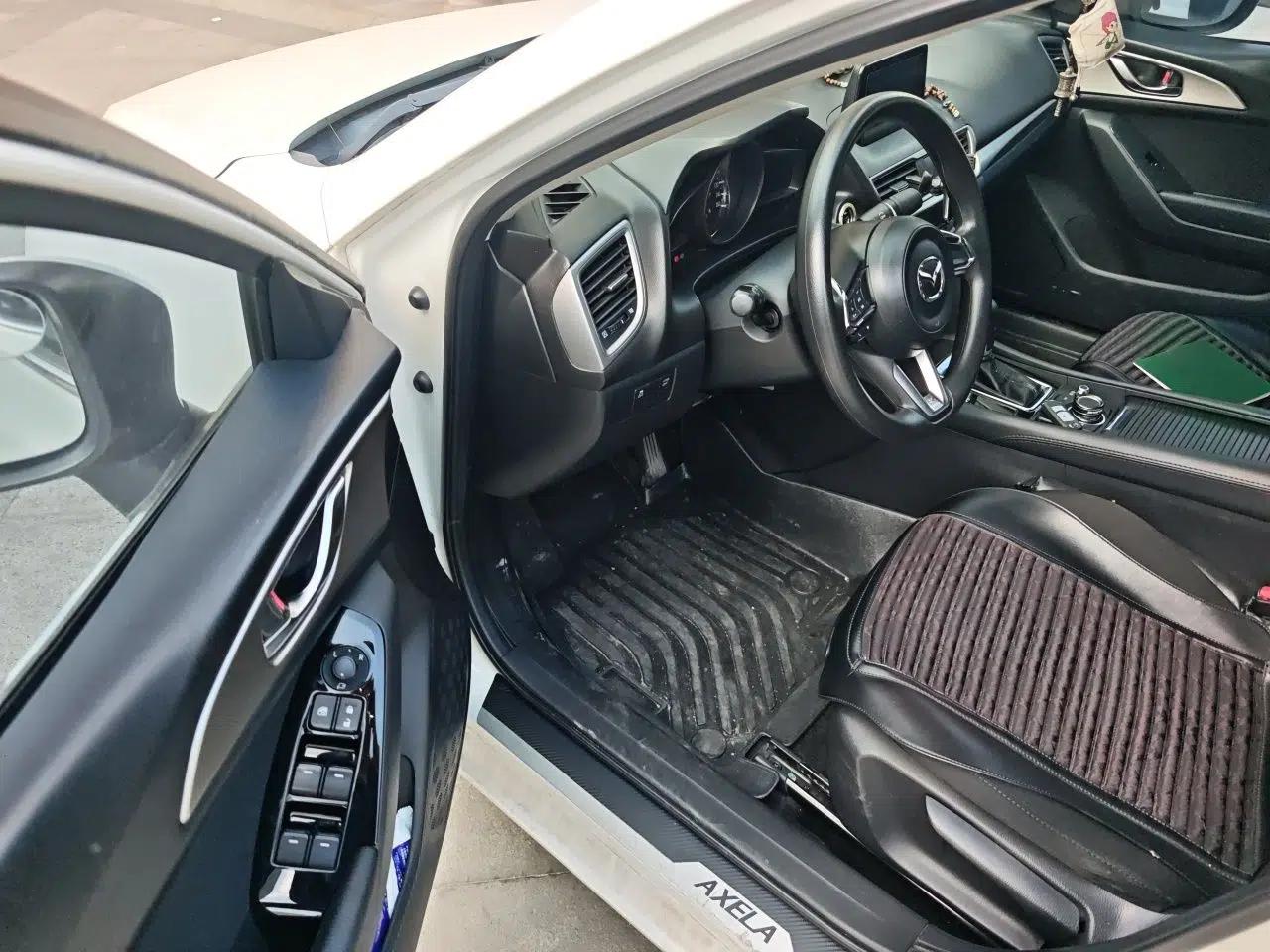 Mazda 3 Axela 2017 Sedan 1.5L Automatic Luxury Model Emission Standard China V — миниатюра 17