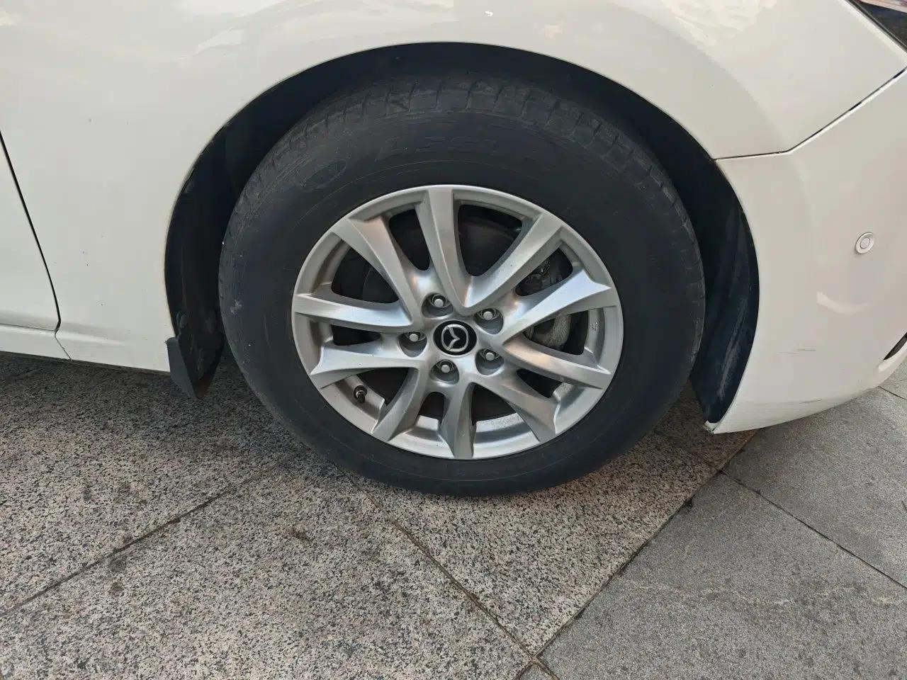 Mazda 3 Axela 2017 Sedan 1.5L Automatic Luxury Model Emission Standard China V — миниатюра 8