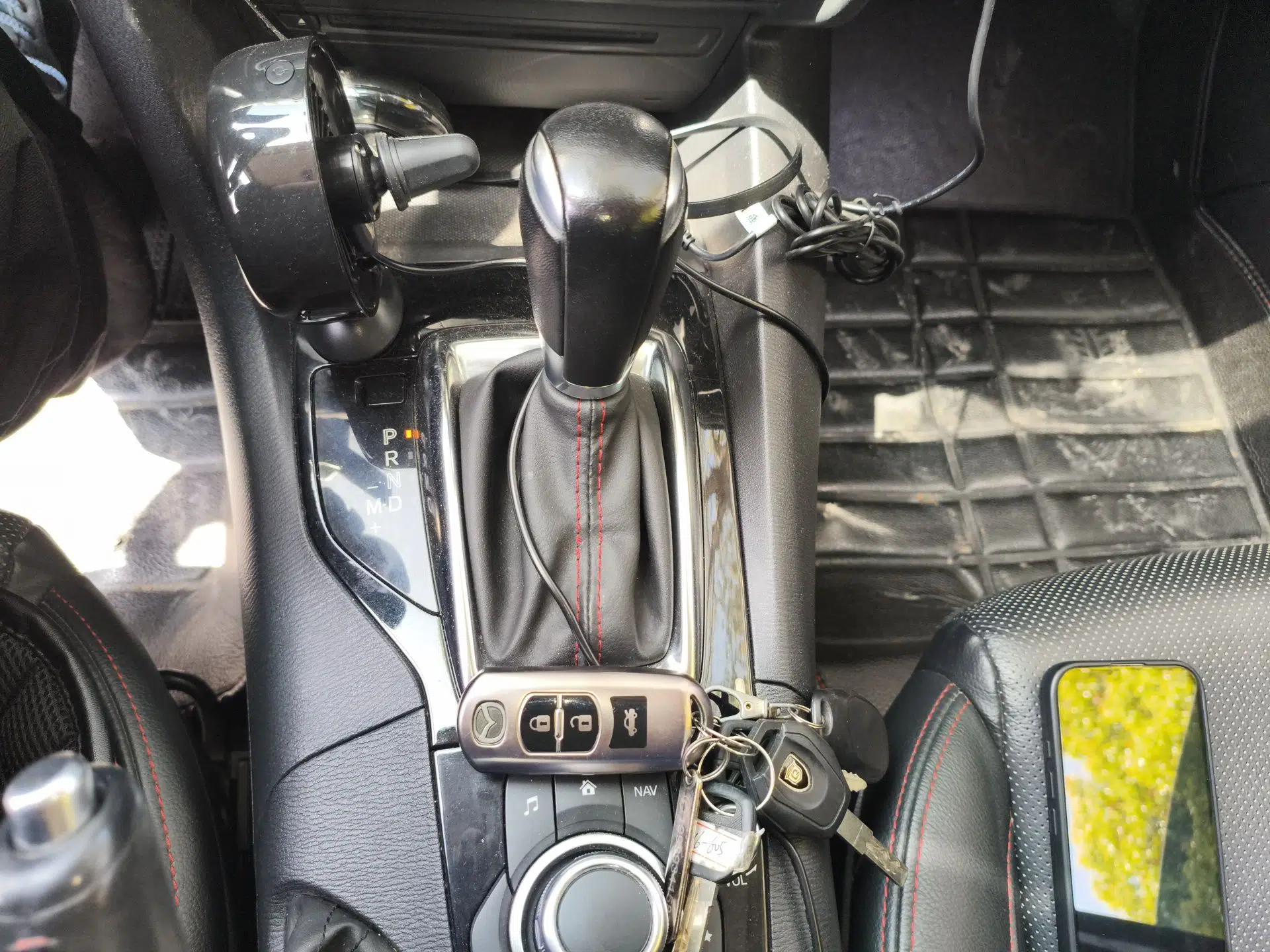 Mazda 3 Axela 2014 Sedan 2.0L Automatic Sport Model — миниатюра 15