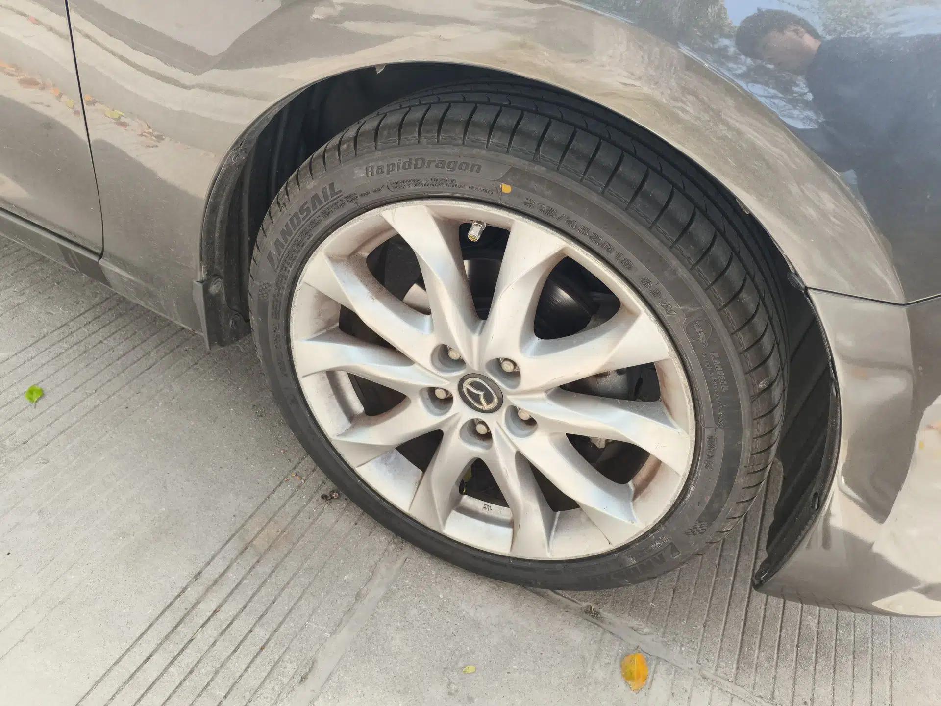 Mazda 3 Axela 2014 Sedan 2.0L Automatic Sport Model — миниатюра 8