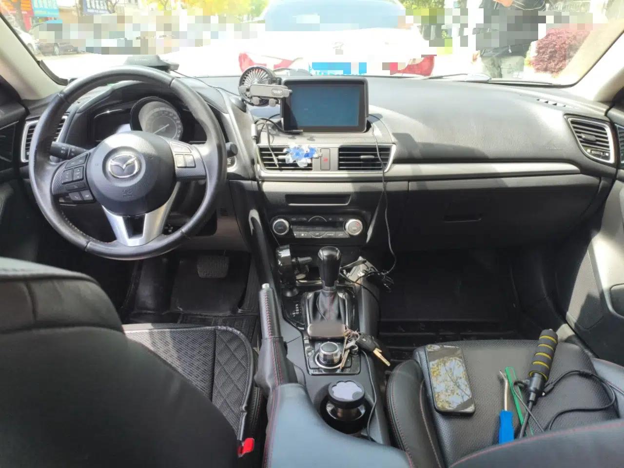 Mazda 3 Axela 2014 Sedan 2.0L Automatic Sport Model — миниатюра 10