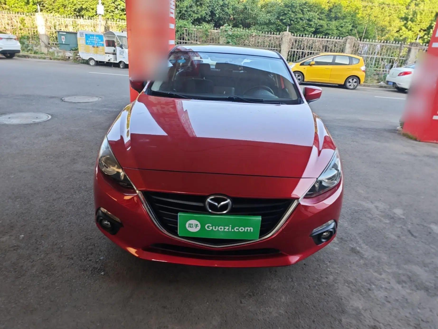 Mazda 3 Axela 2016 Sedan 1.5L Manual Comfort Model — миниатюра 2