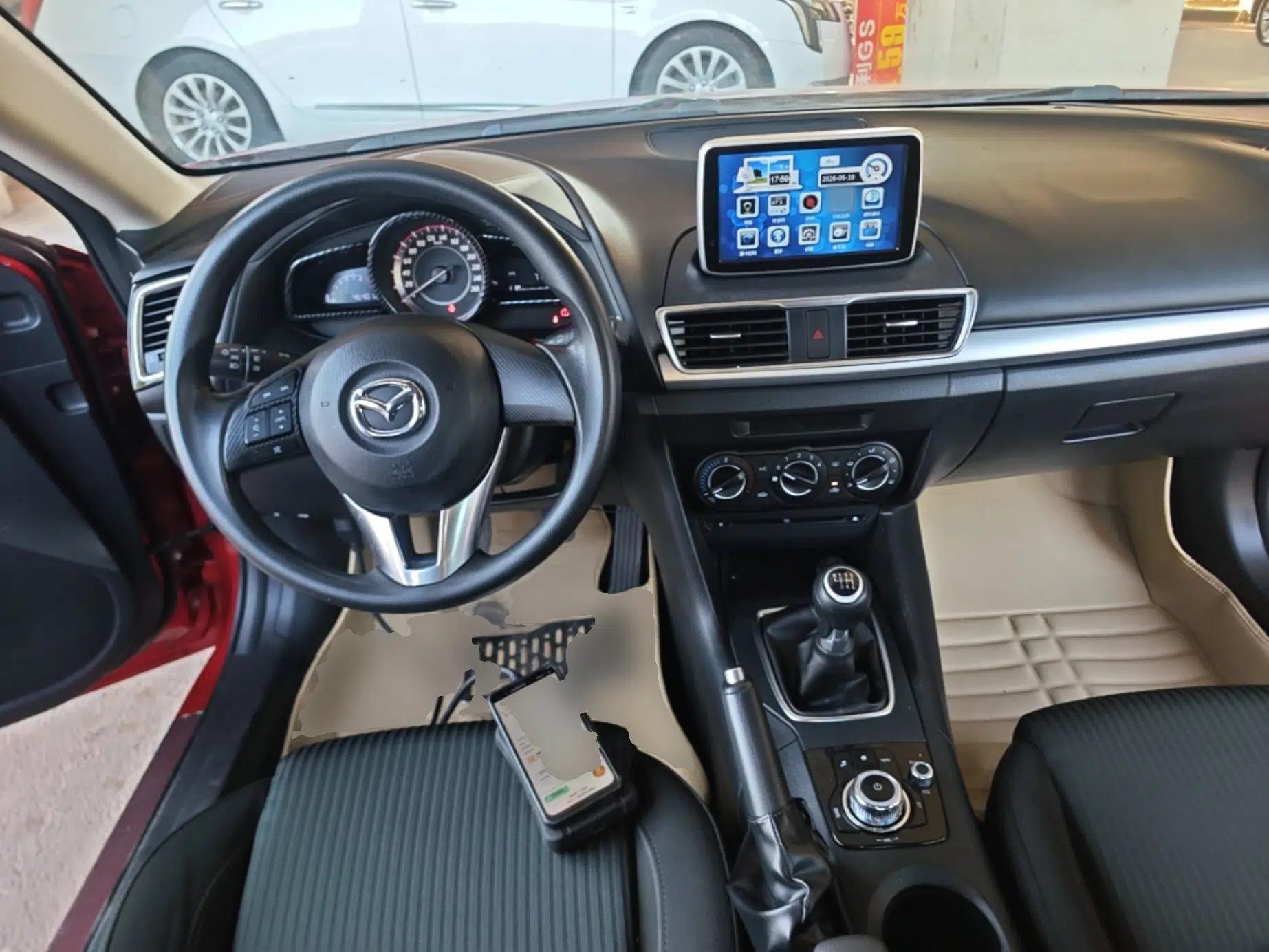 Mazda 3 Axela 2016 Sedan 1.5L Manual Comfort Model — миниатюра 13