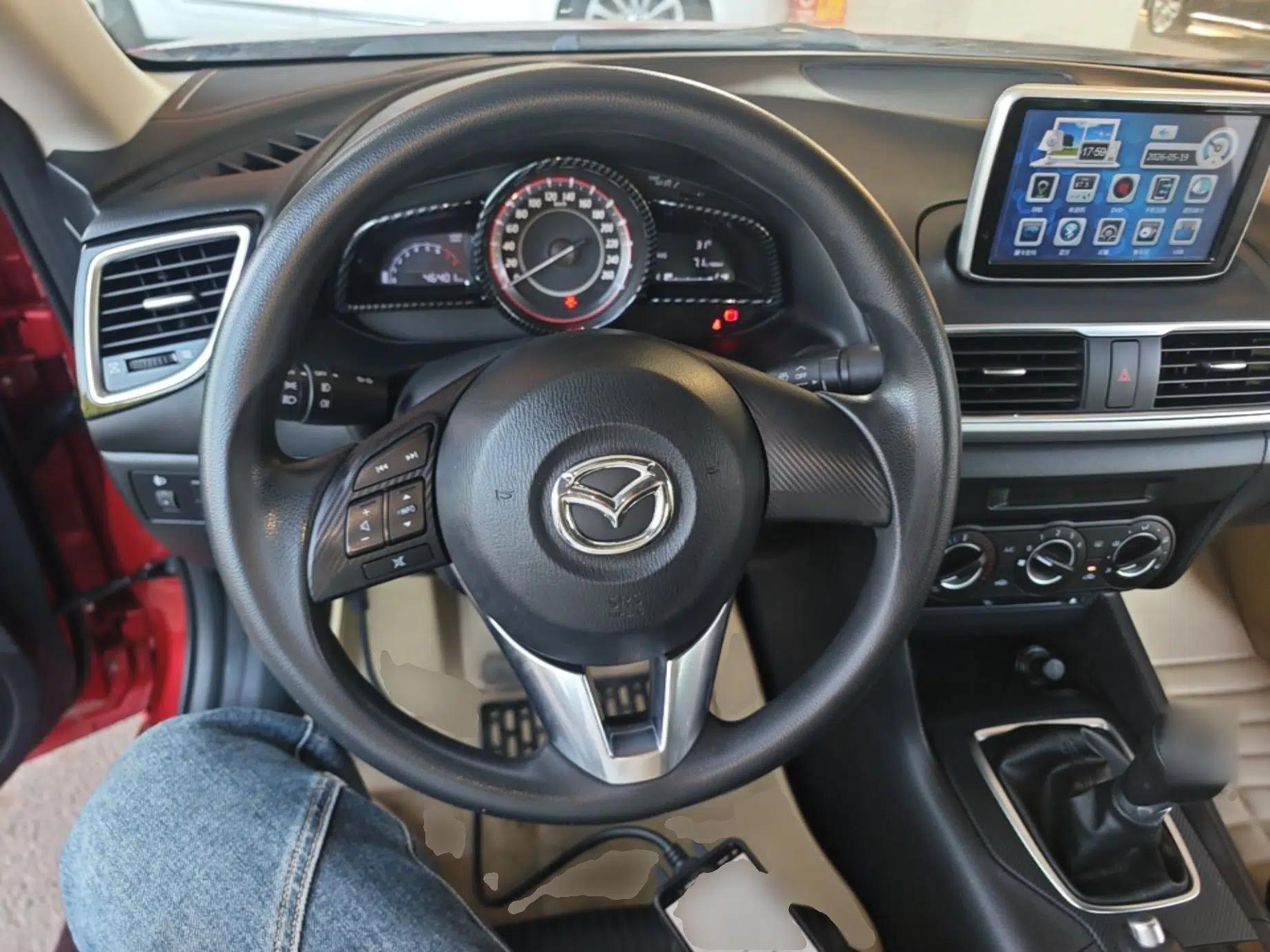 Mazda 3 Axela 2016 Sedan 1.5L Manual Comfort Model — миниатюра 14