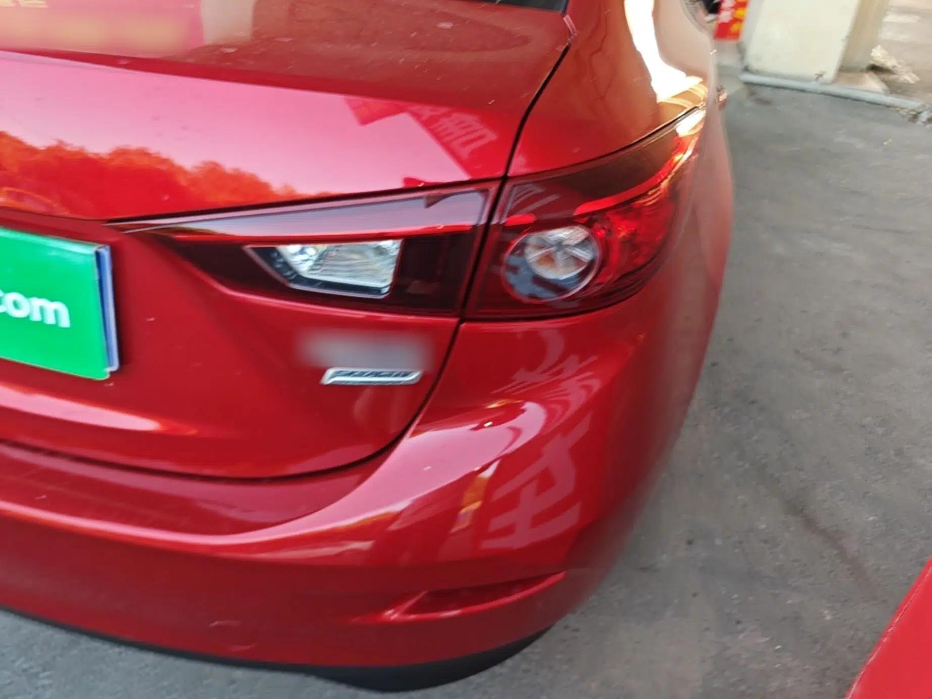 Mazda 3 Axela 2016 Sedan 1.5L Manual Comfort Model — миниатюра 7