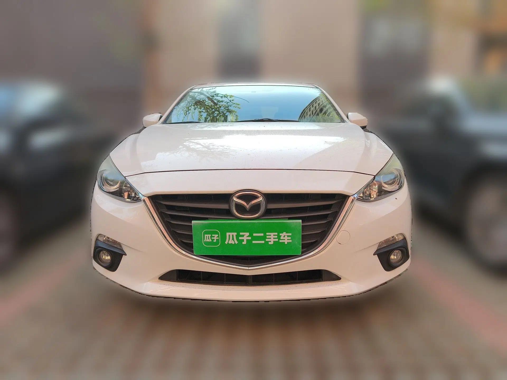 Mazda 3 Axela 2014 Hatchback 1.5L Manual Comfort Model — миниатюра 2
