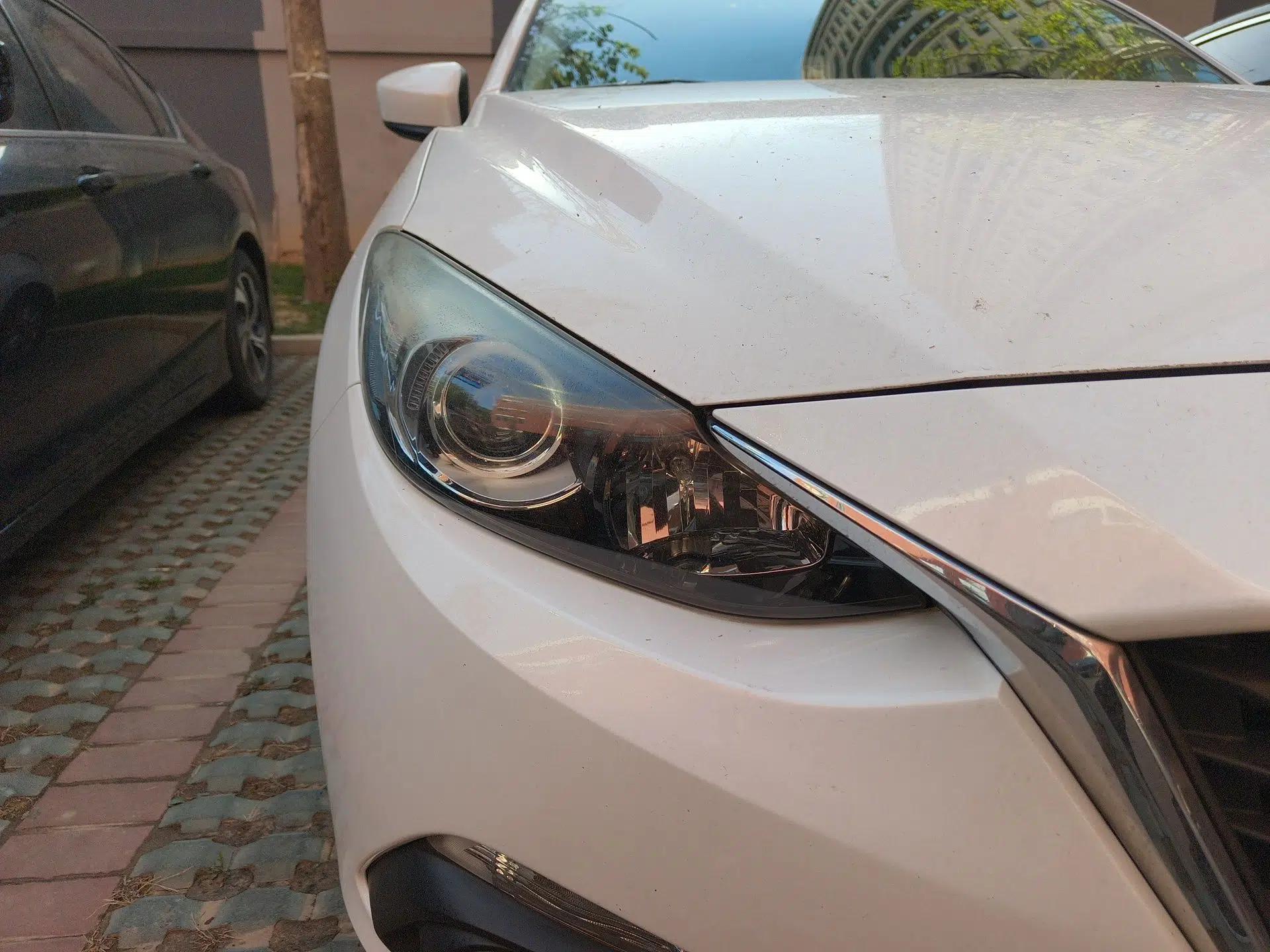 Mazda 3 Axela 2014 Hatchback 1.5L Manual Comfort Model — миниатюра 7