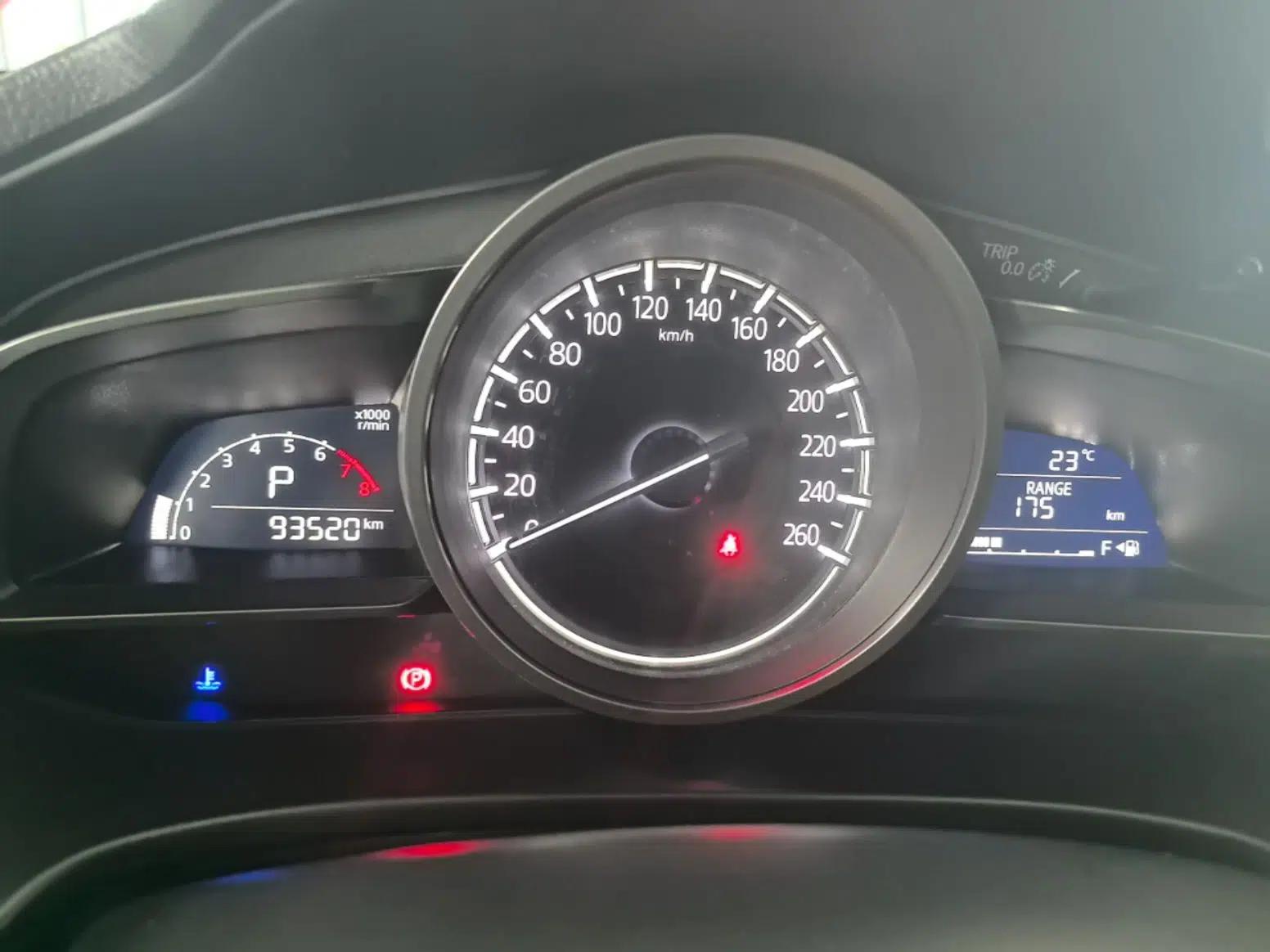 Mazda 3 Axela 2017 Sedan 1.5L Automatic Luxury Model Emission Standard China V — миниатюра 15