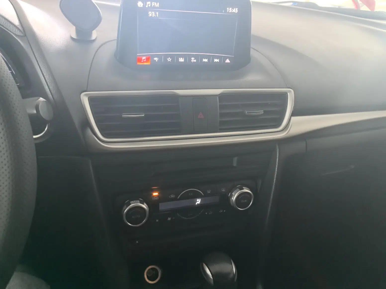 Mazda 3 Axela 2017 Sedan 1.5L Automatic Luxury Model Emission Standard China V — миниатюра 16