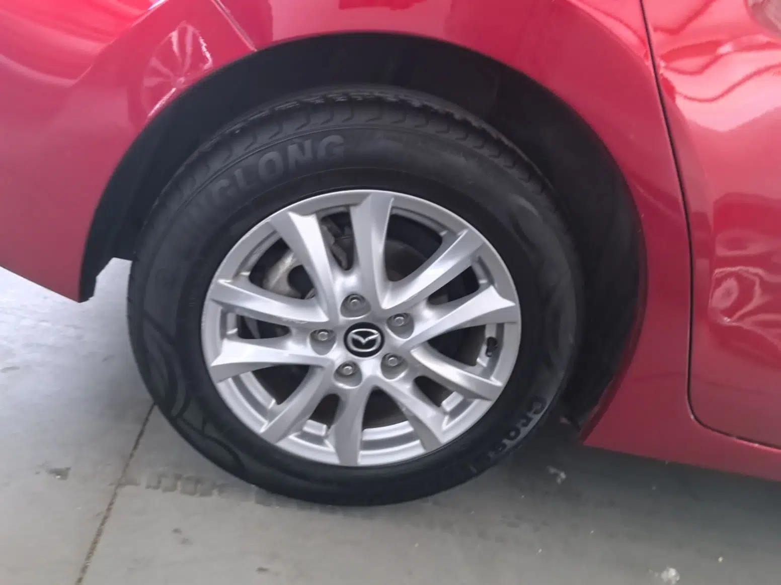 Mazda 3 Axela 2017 Sedan 1.5L Automatic Luxury Model Emission Standard China V — миниатюра 10