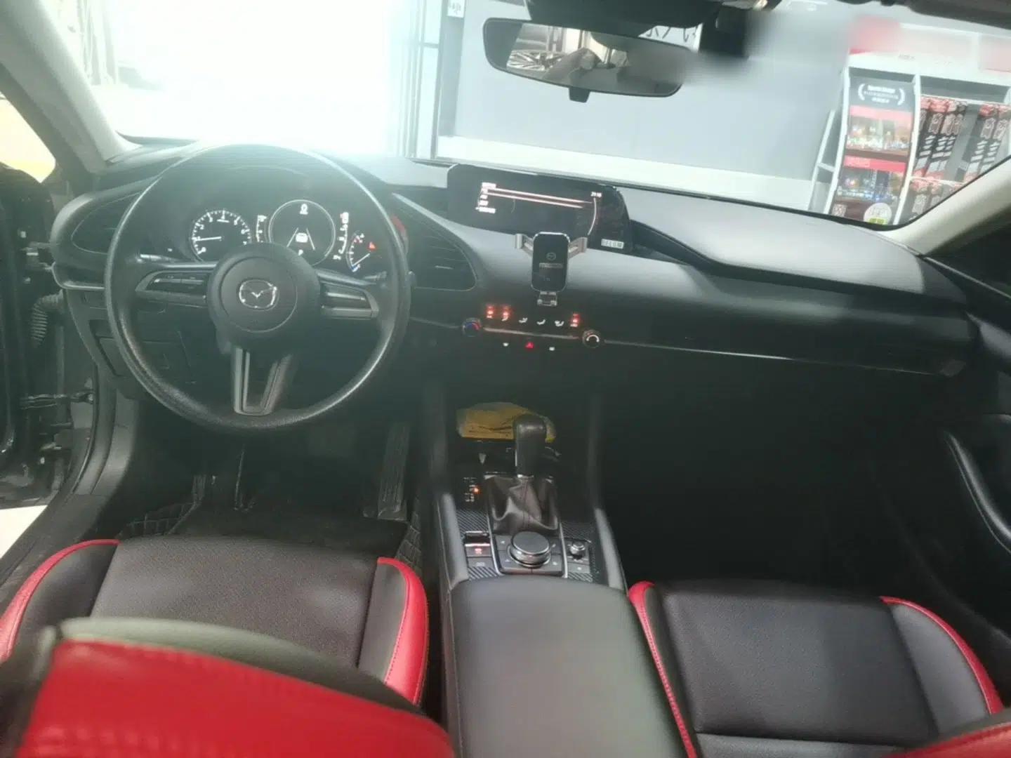 Mazda 3 Axela 2020 1.5L Automatic ZhiMei Edition — миниатюра 13