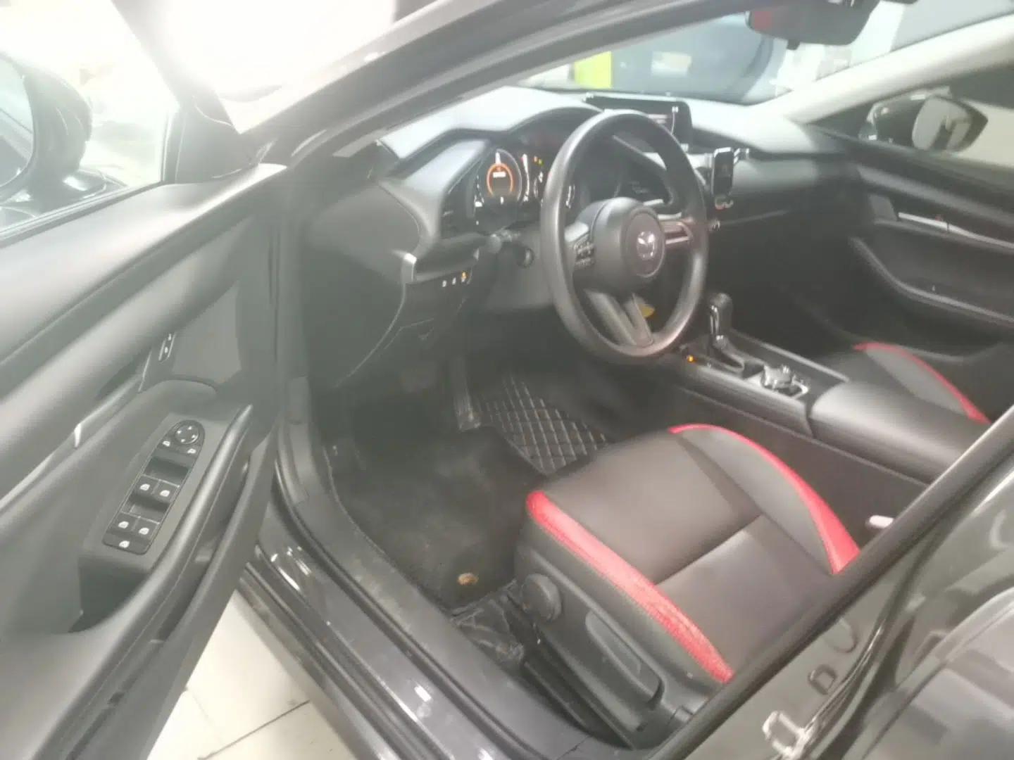 Mazda 3 Axela 2020 1.5L Automatic ZhiMei Edition — миниатюра 19