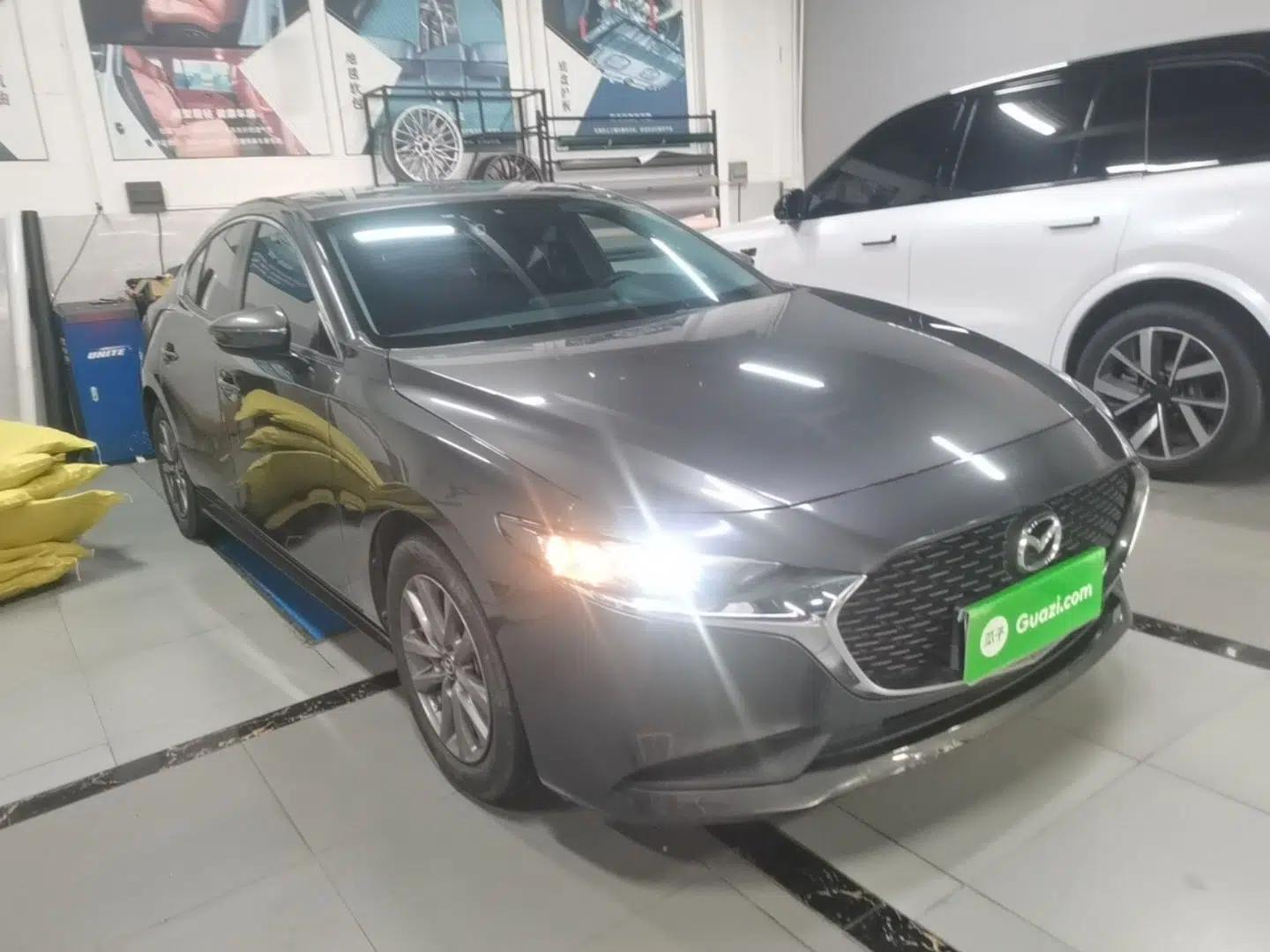 Mazda 3 Axela 2020 1.5L Automatic ZhiMei Edition — миниатюра 3