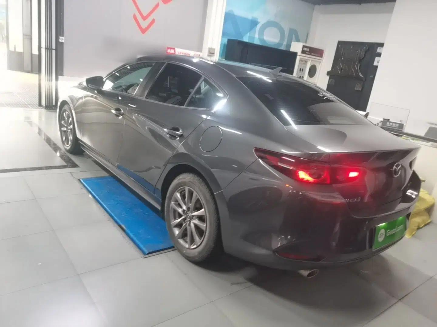 Mazda 3 Axela 2020 1.5L Automatic ZhiMei Edition — миниатюра 4