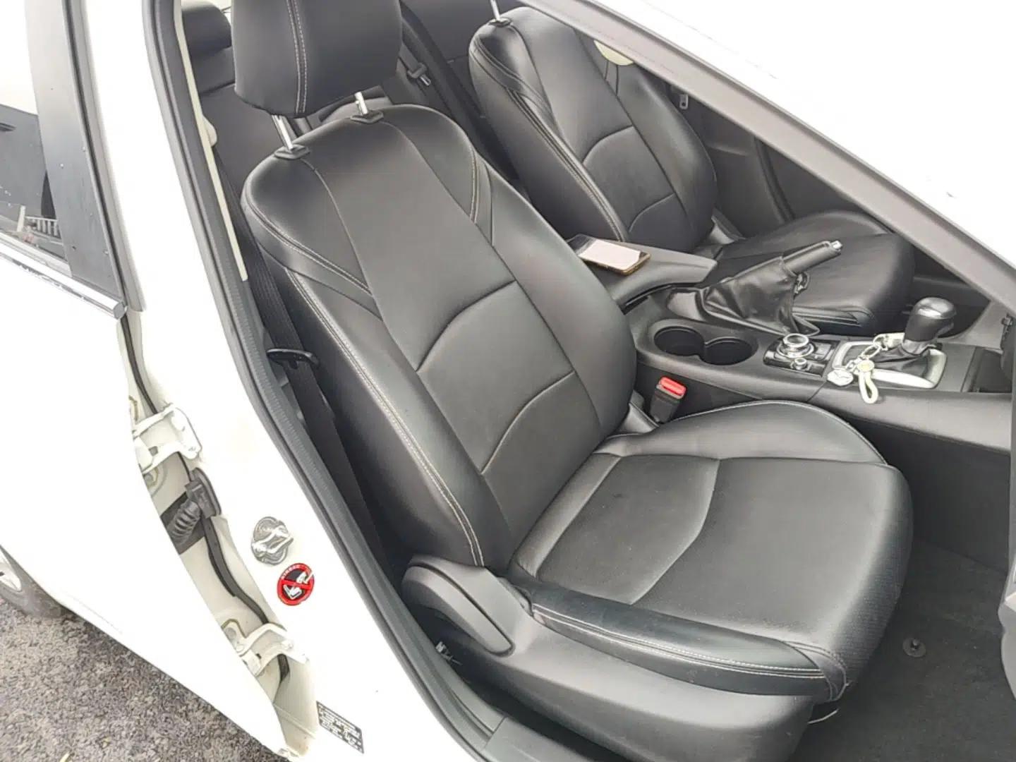Mazda 3 Axela 2017 Sedan 1.5L Automatic Comfort Model Emission Standard China V — миниатюра 23