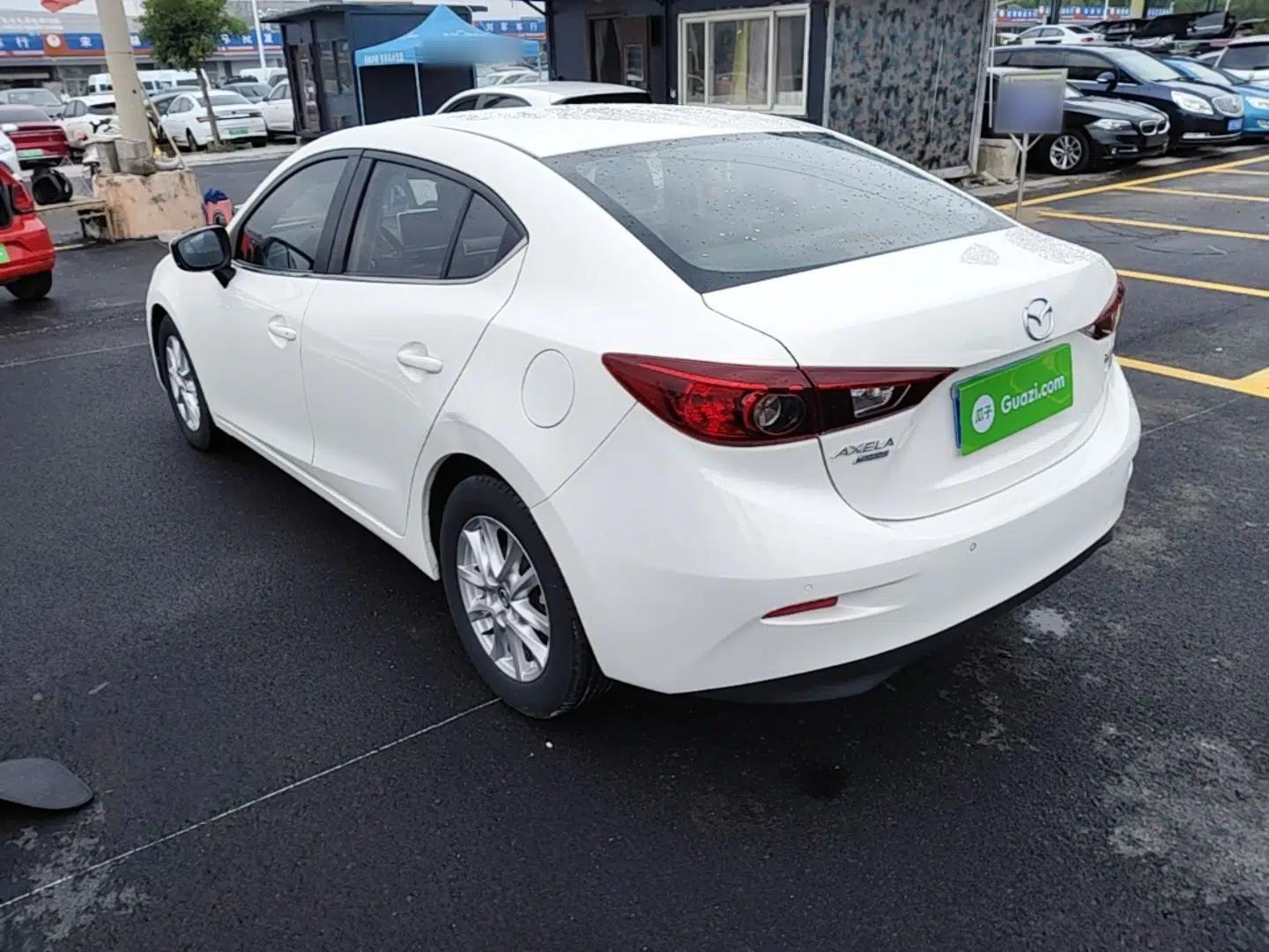 Mazda 3 Axela 2017 Sedan 1.5L Automatic Comfort Model Emission Standard China V — миниатюра 4