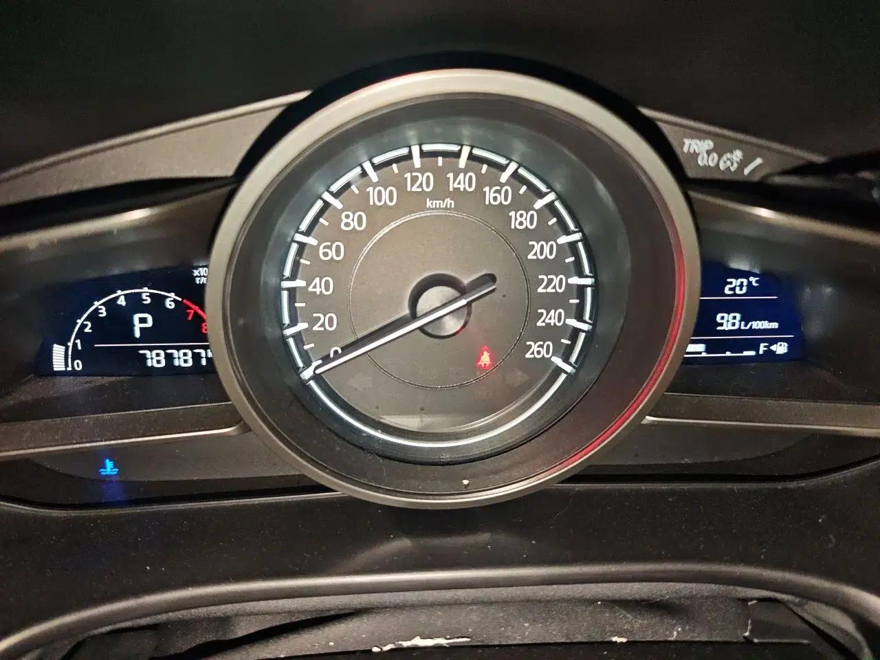 Mazda 3 Axela 2017 Sedan 1.5L Automatic Luxury Model Emission Standard China V — миниатюра 8
