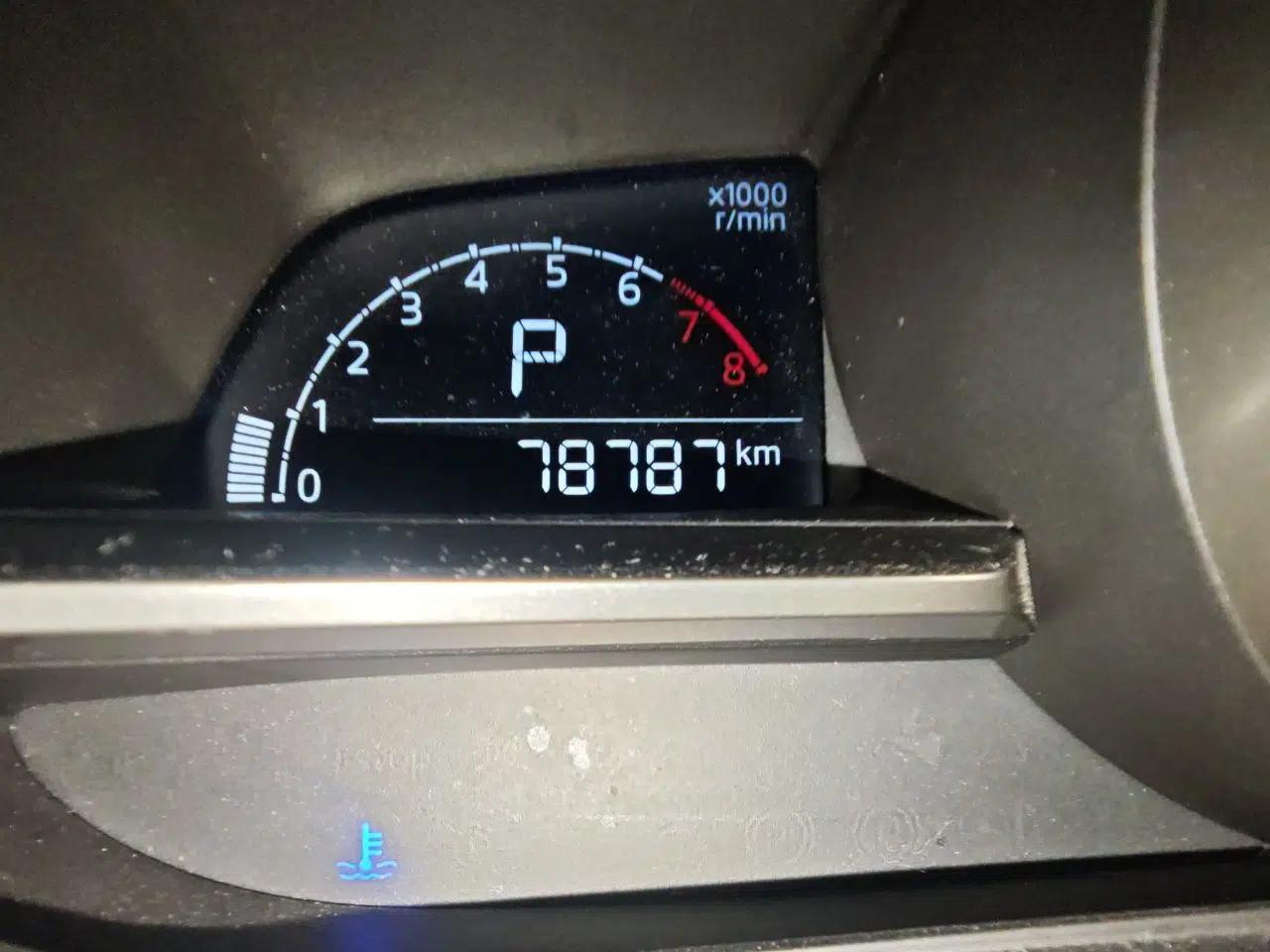 Mazda 3 Axela 2017 Sedan 1.5L Automatic Luxury Model Emission Standard China V — миниатюра 9