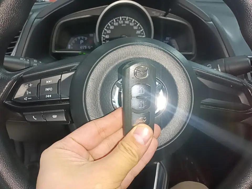Mazda 3 Axela 2019 Cloud-Controlled Sedan 1.5L Automatic Luxury Model China VI Standard — миниатюра 12