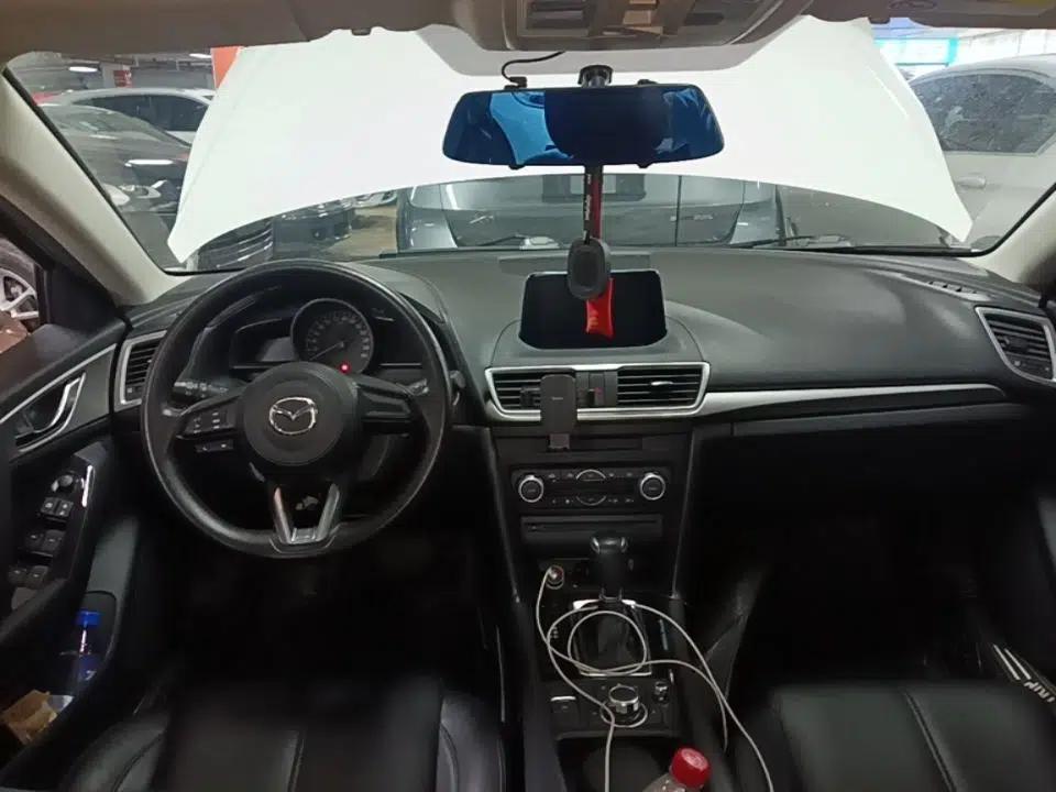 Mazda 3 Axela 2019 Cloud-Controlled Sedan 1.5L Automatic Luxury Model China VI Standard — миниатюра 13