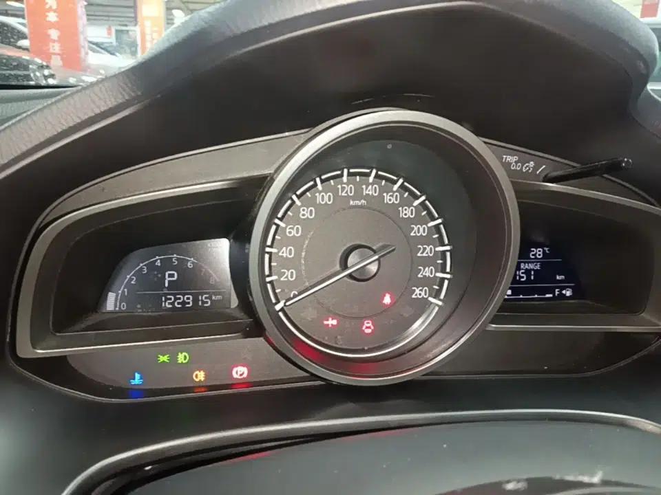 Mazda 3 Axela 2019 Cloud-Controlled Sedan 1.5L Automatic Luxury Model China VI Standard — миниатюра 15