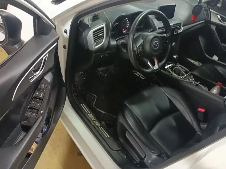 Mazda 3 Axela 2019 Cloud-Controlled Sedan 1.5L Automatic Luxury Model China VI Standard — миниатюра 19
