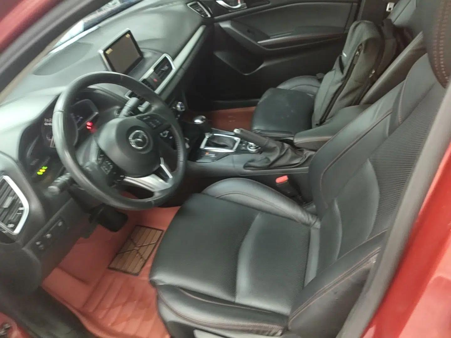 Mazda 3 Axela 2014 Sedan 2.0L Automatic Sport Model — миниатюра 15