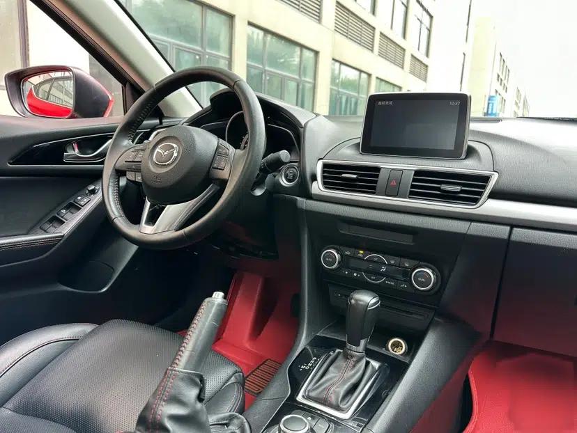 Mazda 3 Axela 2014 Sedan 2.0L Automatic Sport Model — миниатюра 18