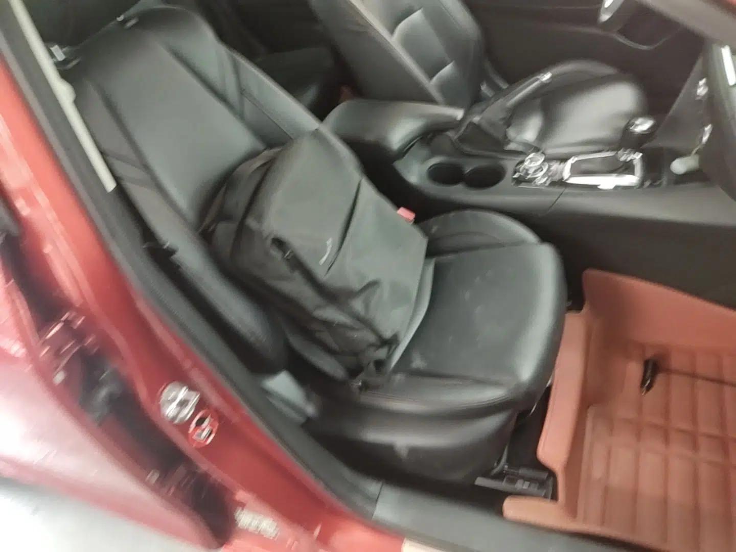 Mazda 3 Axela 2014 Sedan 2.0L Automatic Sport Model — миниатюра 22