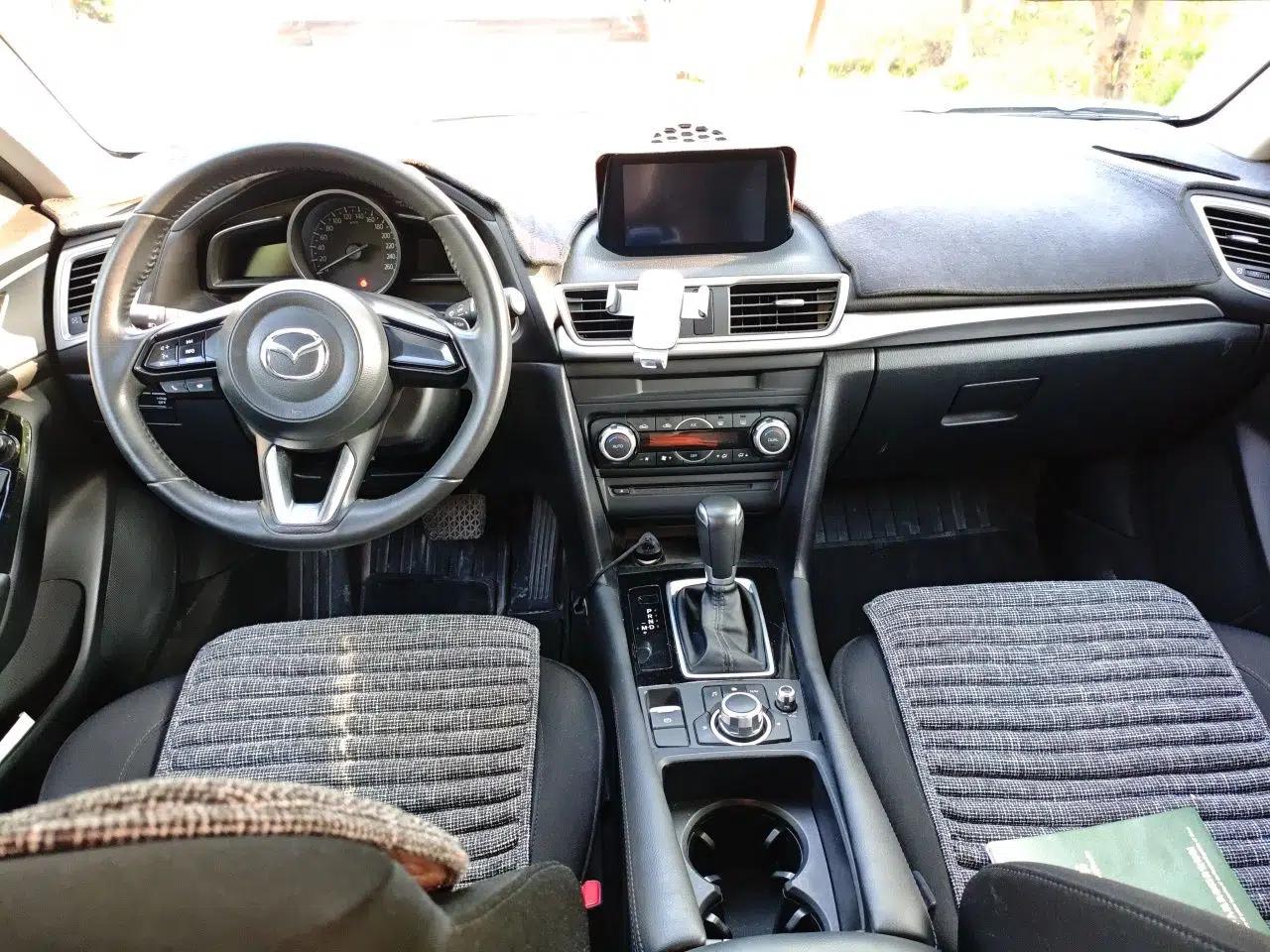 Mazda 3 Axela 2019 Cloud-Controlled Version Hatchback 2.0L Automatic Luxury Model China VI Standard — миниатюра 10