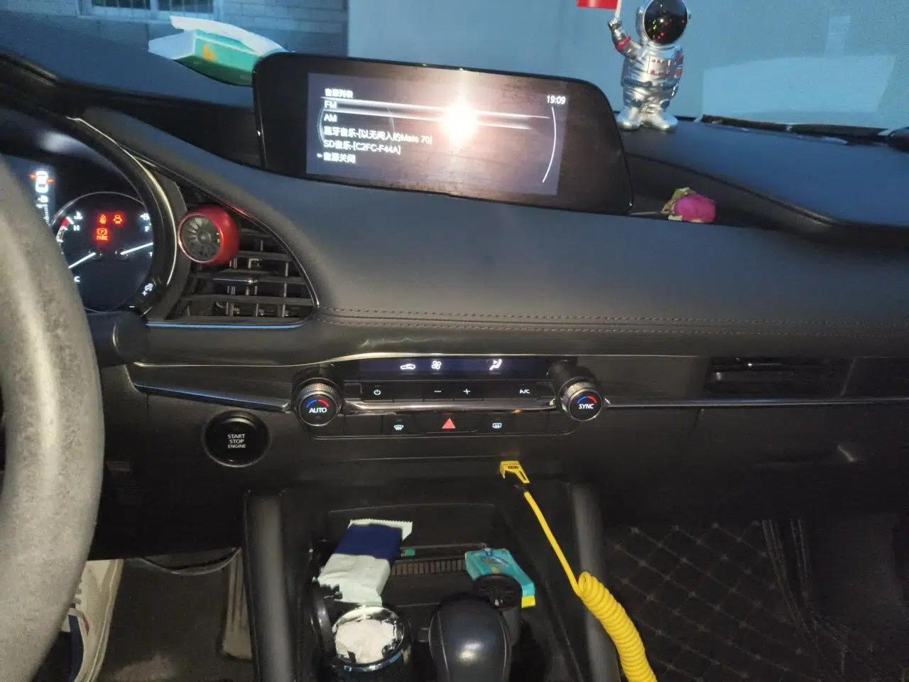 Mazda 3 Axela 2020 2.0L Automatic ZhiXuan Edition — миниатюра 14