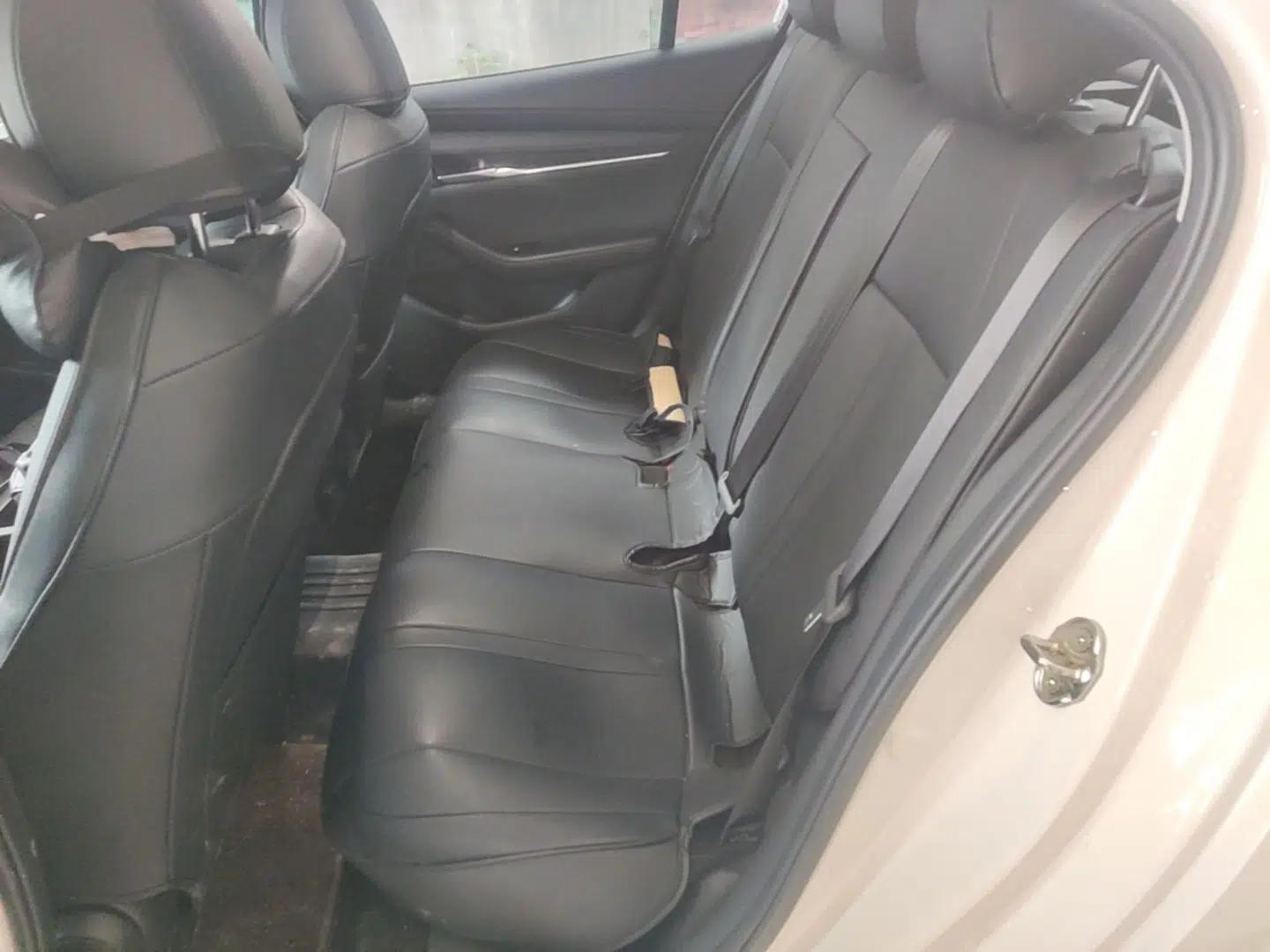 Mazda 3 Axela 2023 2.0L Automatic ZhiXuan Edition — миниатюра 20