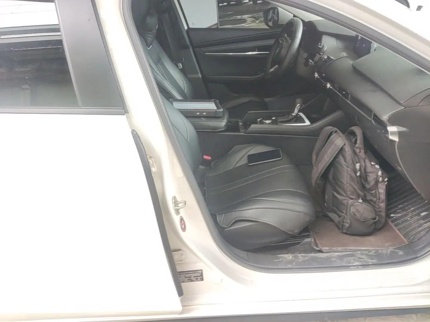 Mazda 3 Axela 2023 2.0L Automatic ZhiXuan Edition — миниатюра 23