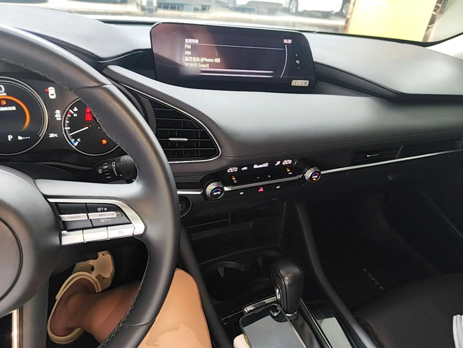 Mazda 3 Axela 2020 2.0L Automatic Zhiya Edition — миниатюра 12