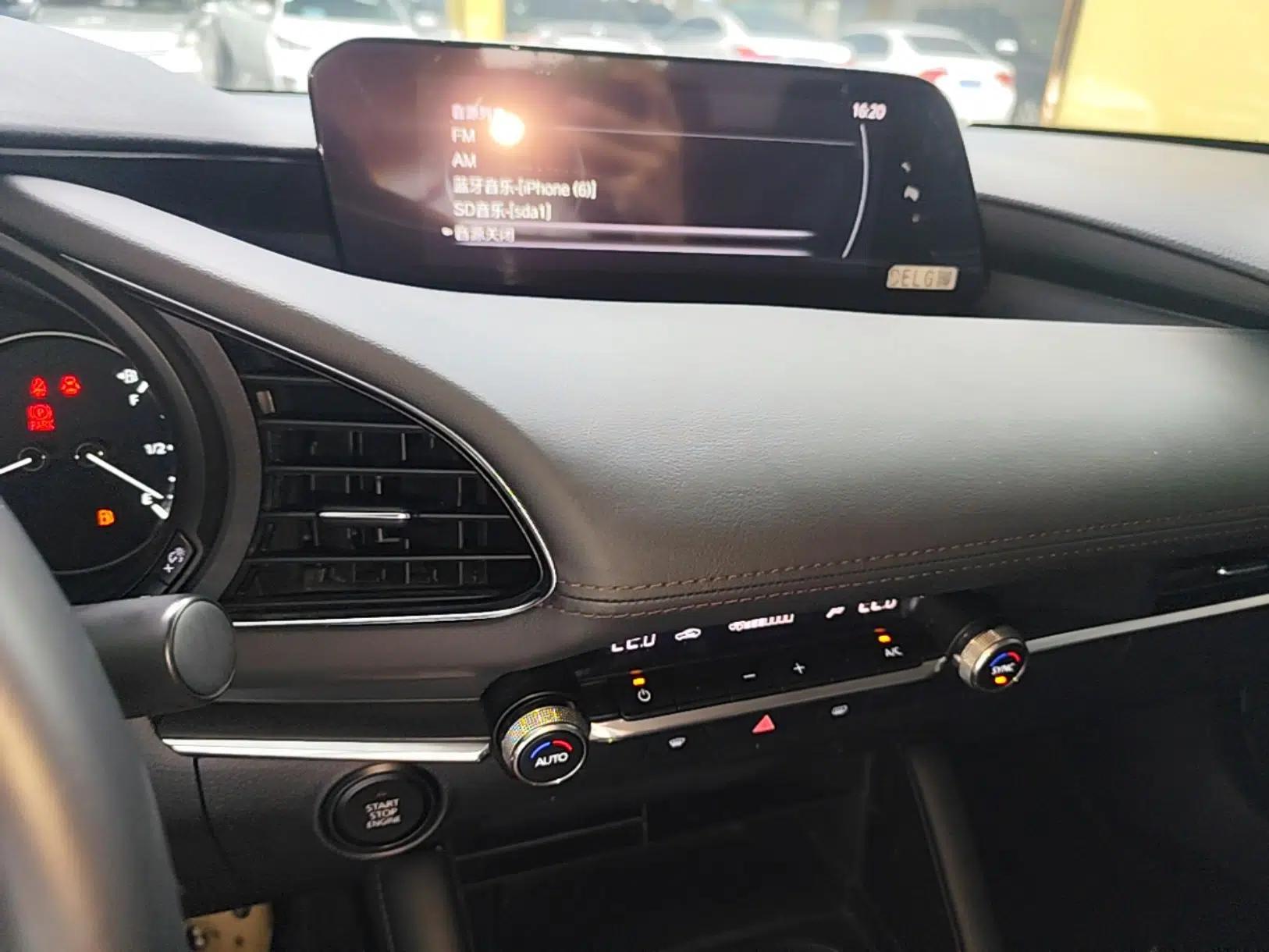 Mazda 3 Axela 2020 2.0L Automatic Zhiya Edition — миниатюра 15