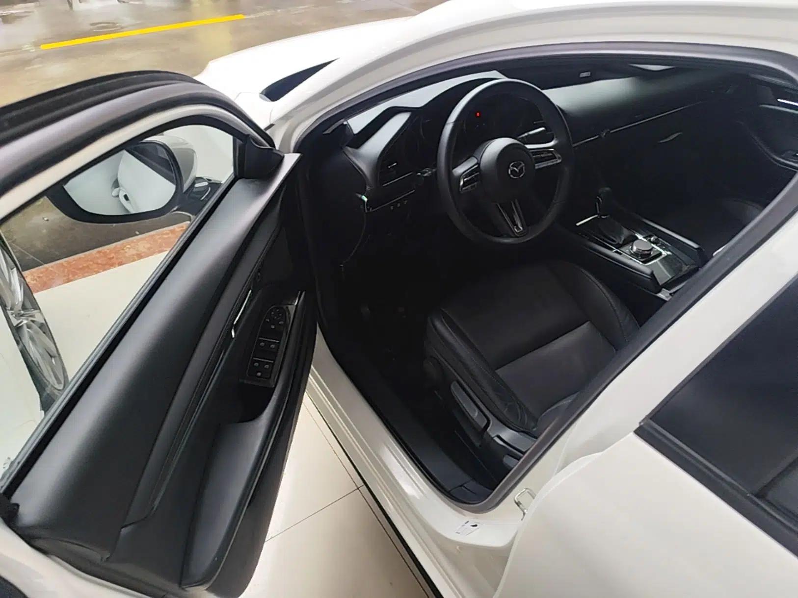 Mazda 3 Axela 2020 2.0L Automatic Zhiya Edition — миниатюра 18