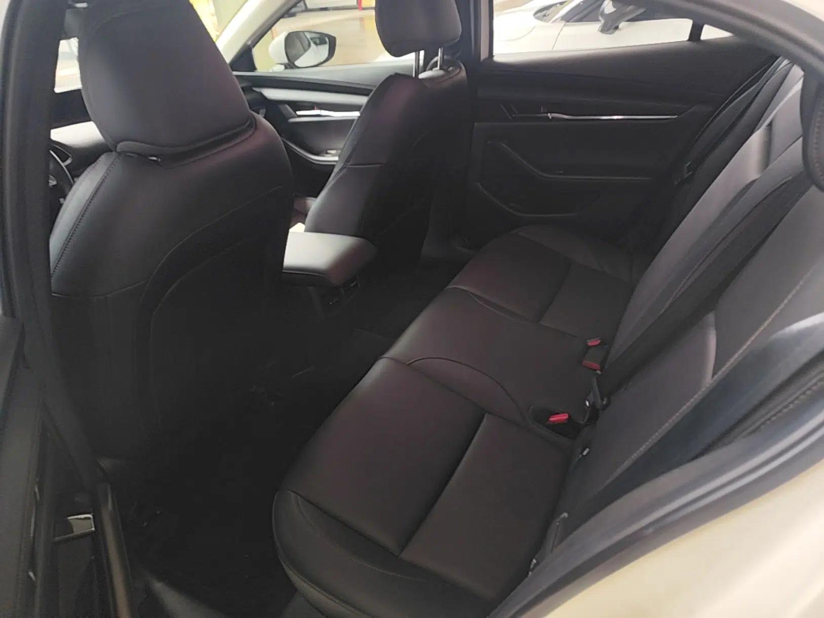 Mazda 3 Axela 2020 2.0L Automatic Zhiya Edition — миниатюра 19