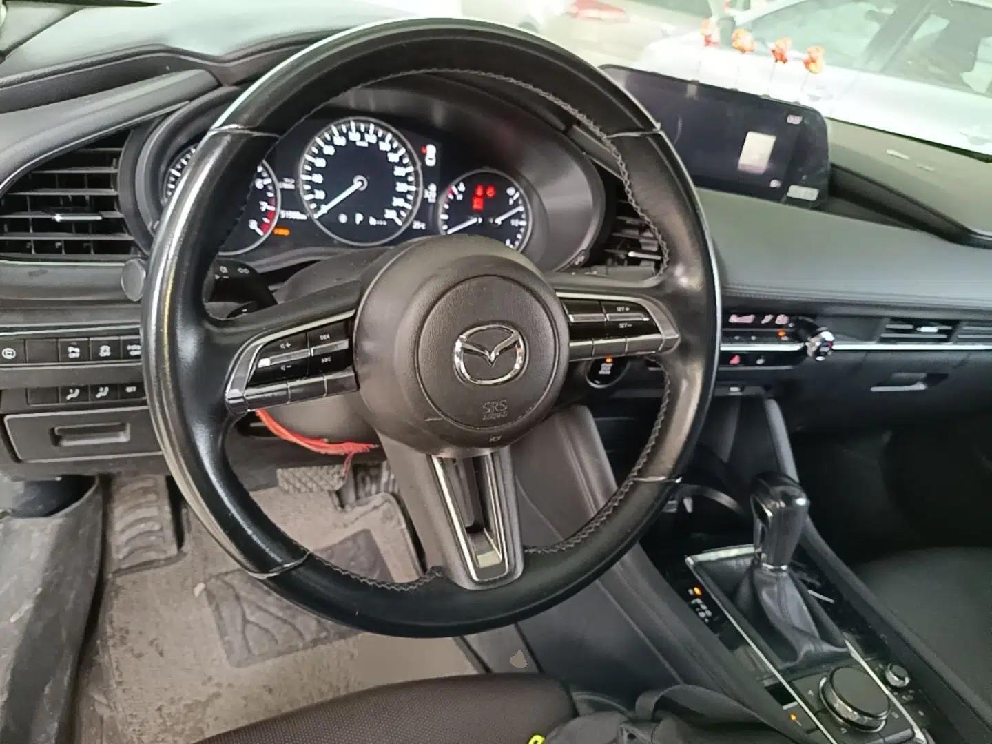 Mazda 3 Axela 2021 2.0L Automatic Zhiyao Edition — миниатюра 14