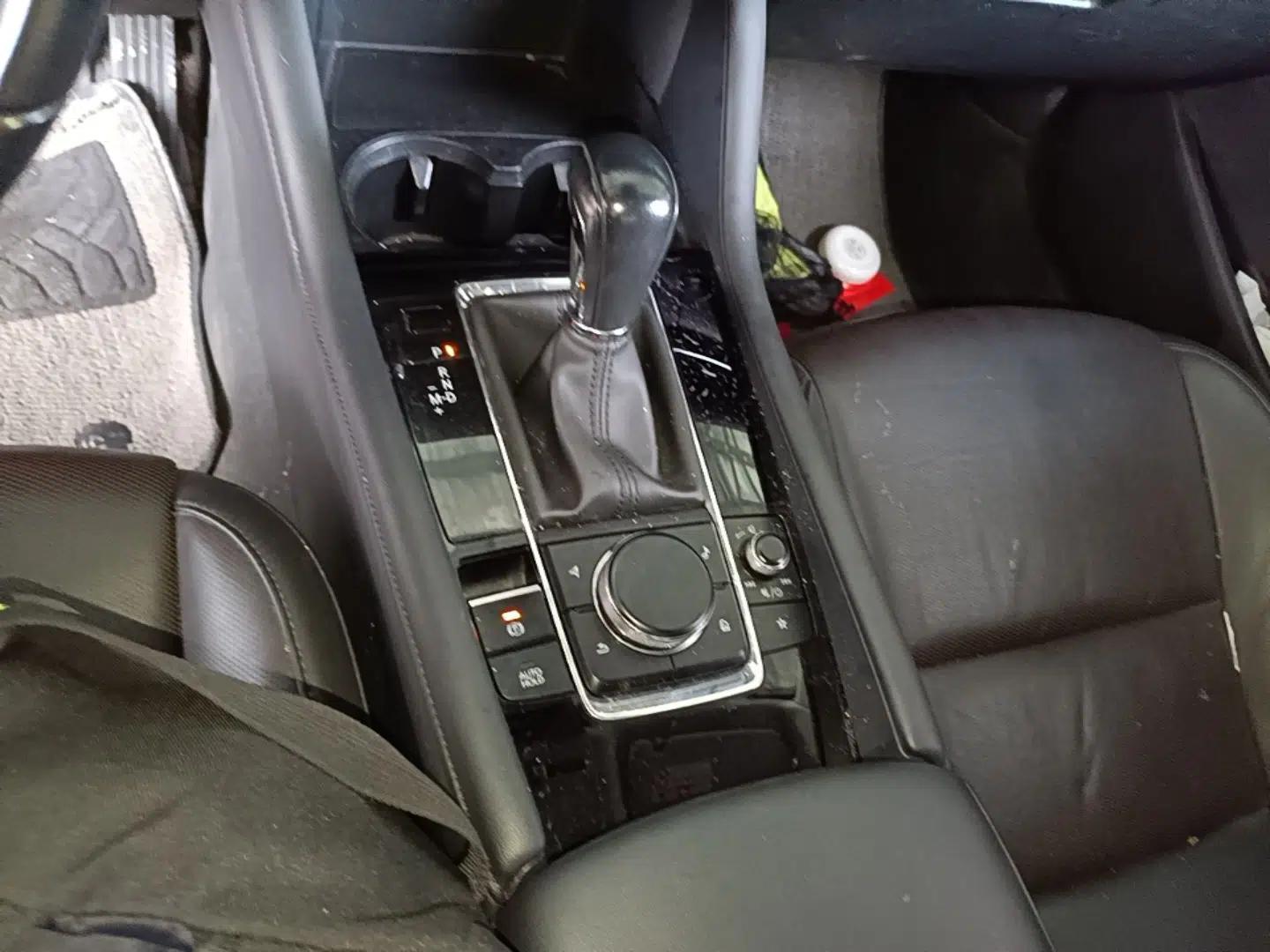 Mazda 3 Axela 2021 2.0L Automatic Zhiyao Edition — миниатюра 17