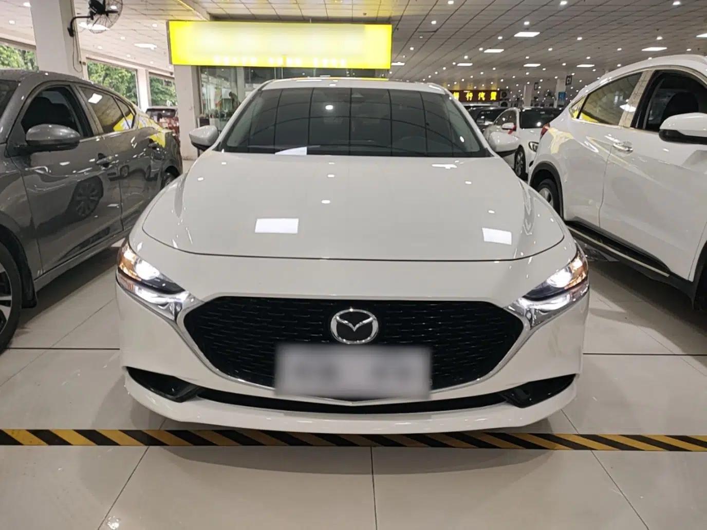Mazda 3 Axela 2022 2.0L Automatic ZhiXuan Edition — миниатюра 2