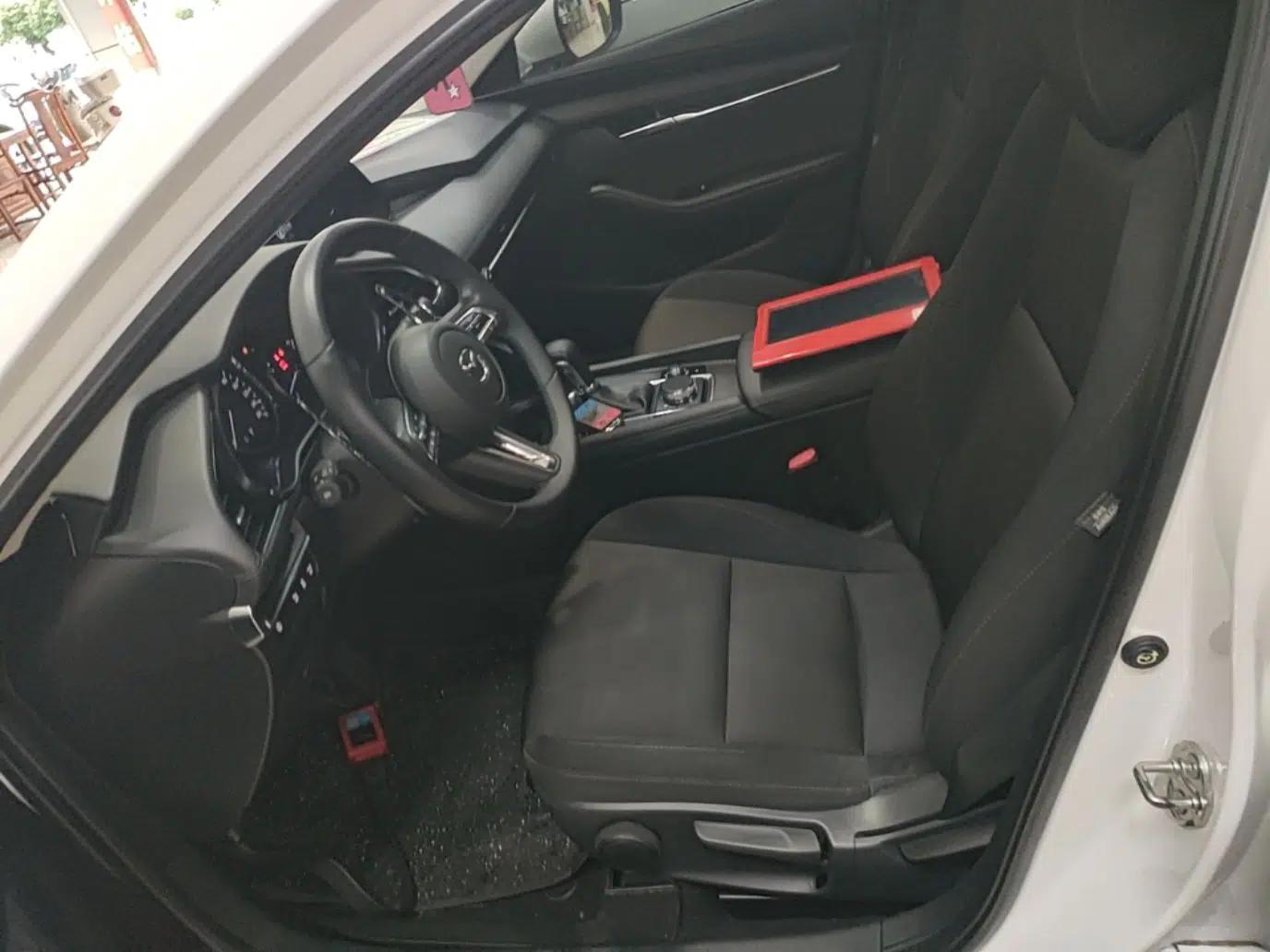Mazda 3 Axela 2022 2.0L Automatic ZhiXuan Edition — миниатюра 18