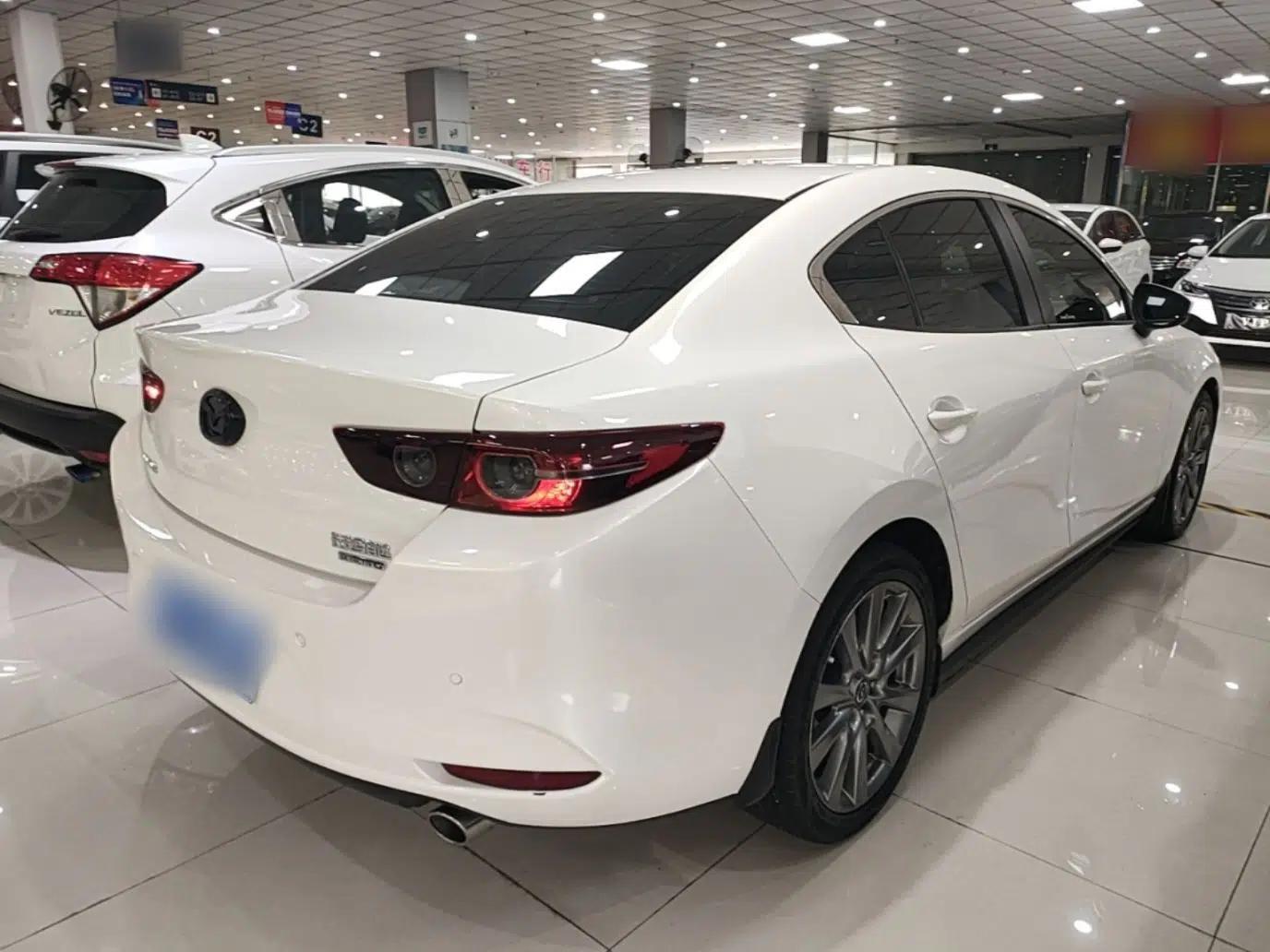 Mazda 3 Axela 2022 2.0L Automatic ZhiXuan Edition — миниатюра 6