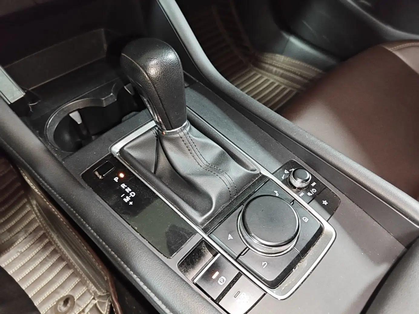 Mazda 3 Axela 2020 1.5L Automatic Zhiyue Sunroof Version — миниатюра 17