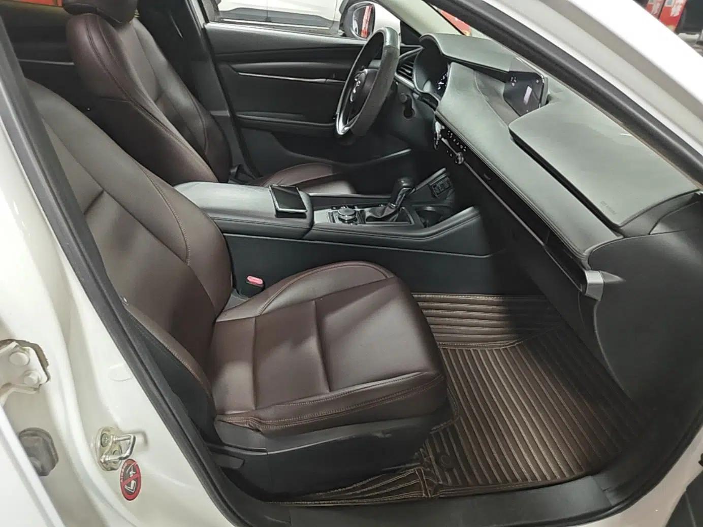 Mazda 3 Axela 2020 1.5L Automatic Zhiyue Sunroof Version — миниатюра 23