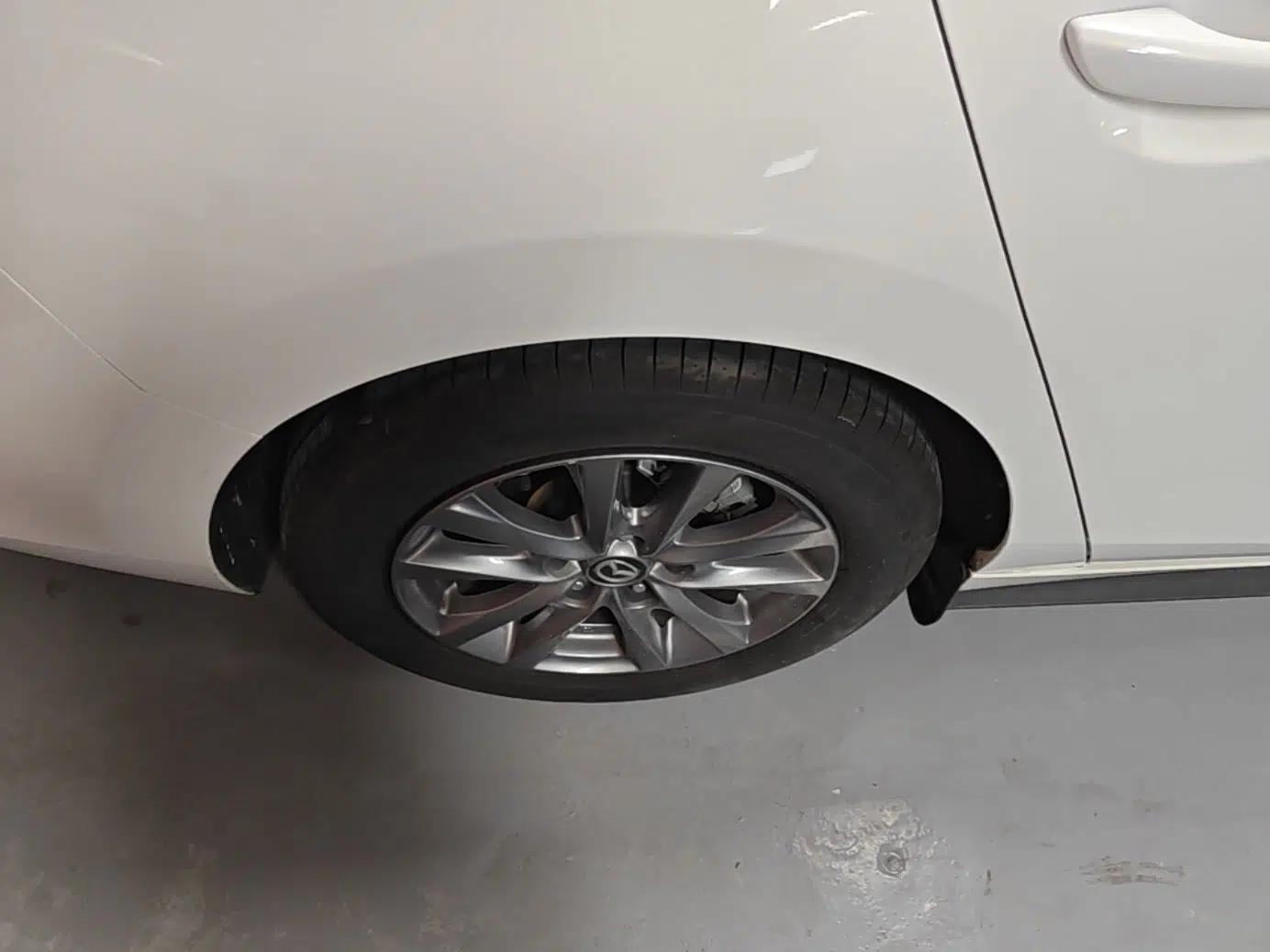 Mazda 3 Axela 2020 1.5L Automatic Zhiyue Sunroof Version — миниатюра 10